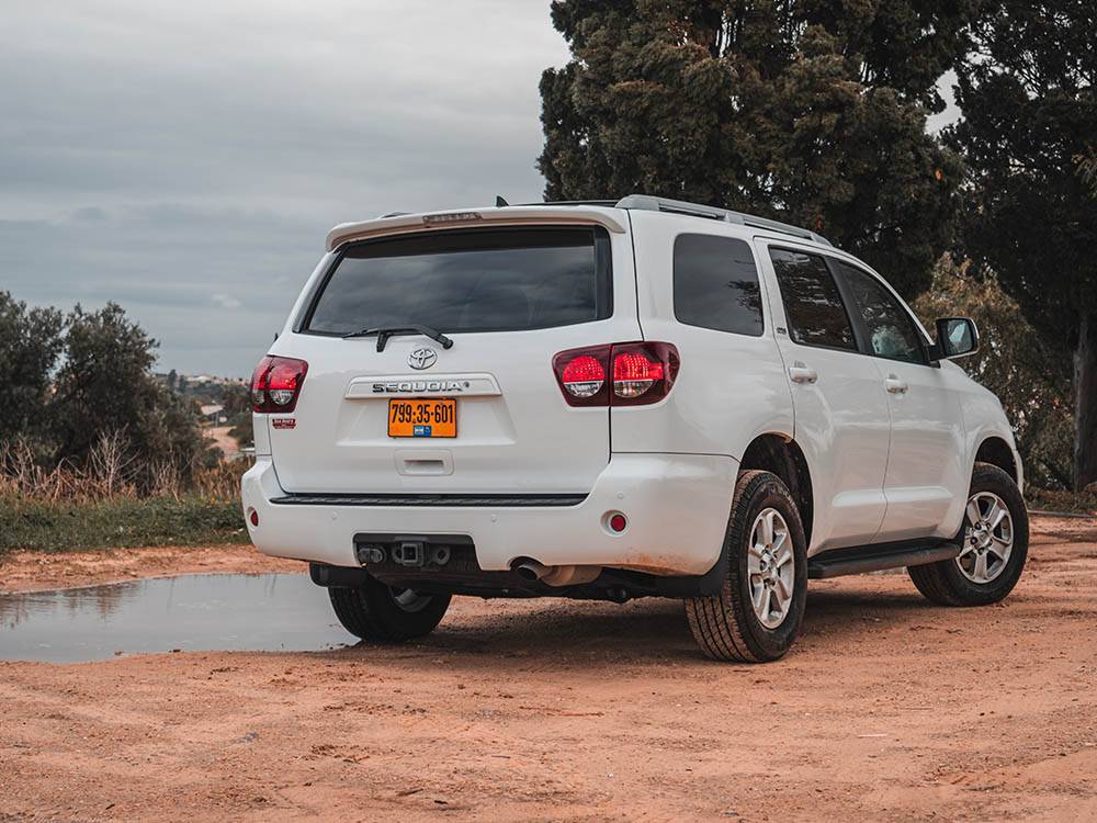 toyota_sequoia-01