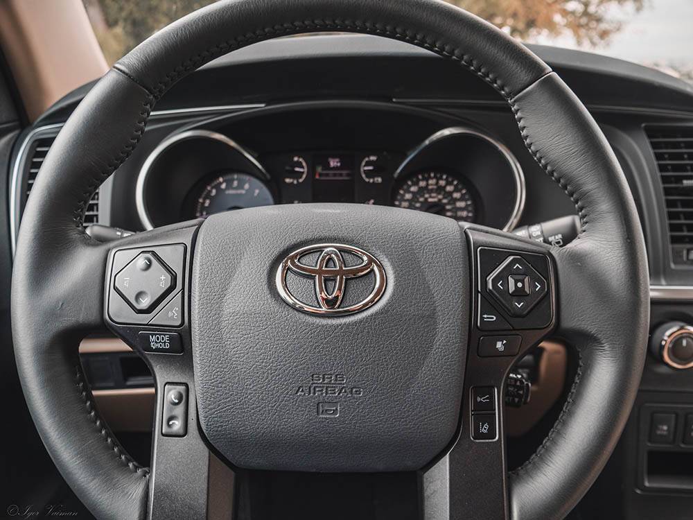 toyota_sequoia-04