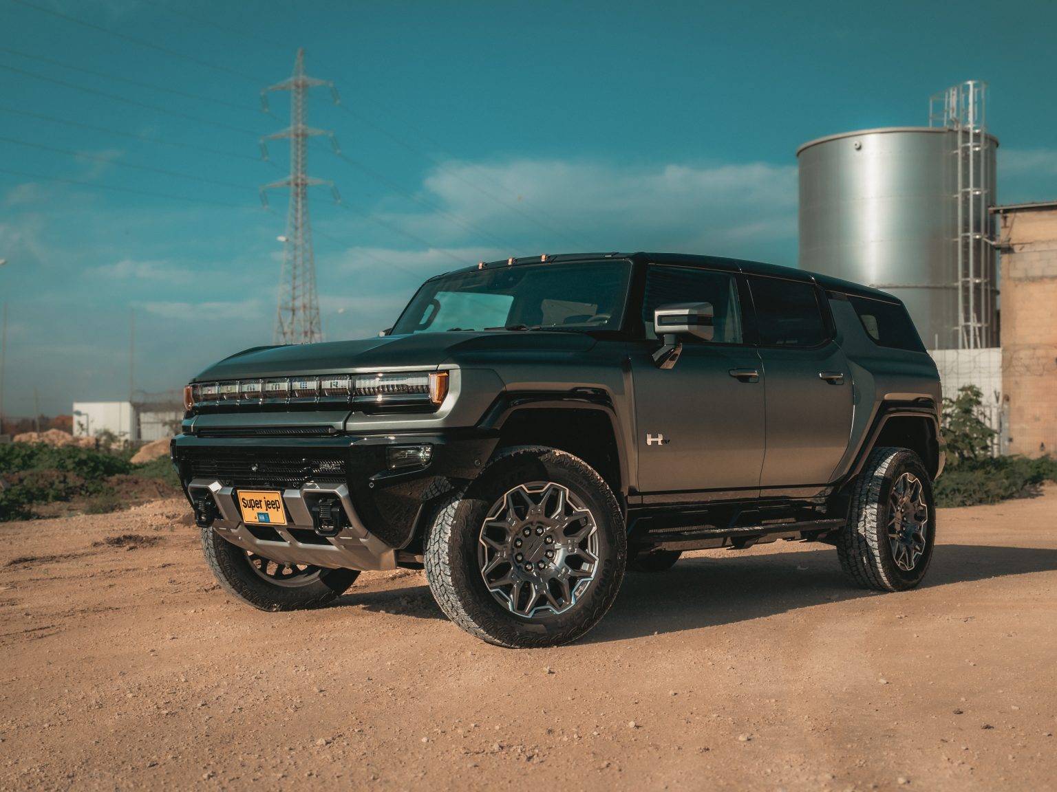 Hummer EV SUV