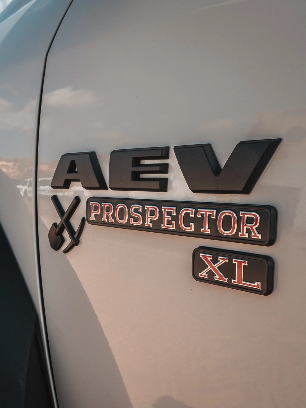 RAM 2500 LARAMIE AEV PROSPECTOR XL - טנדר עבודה קשוח ומיוחד - תקריב