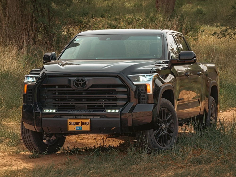 Toyota Tundra Limited Hybrid - מבט קדמי - מובייל
