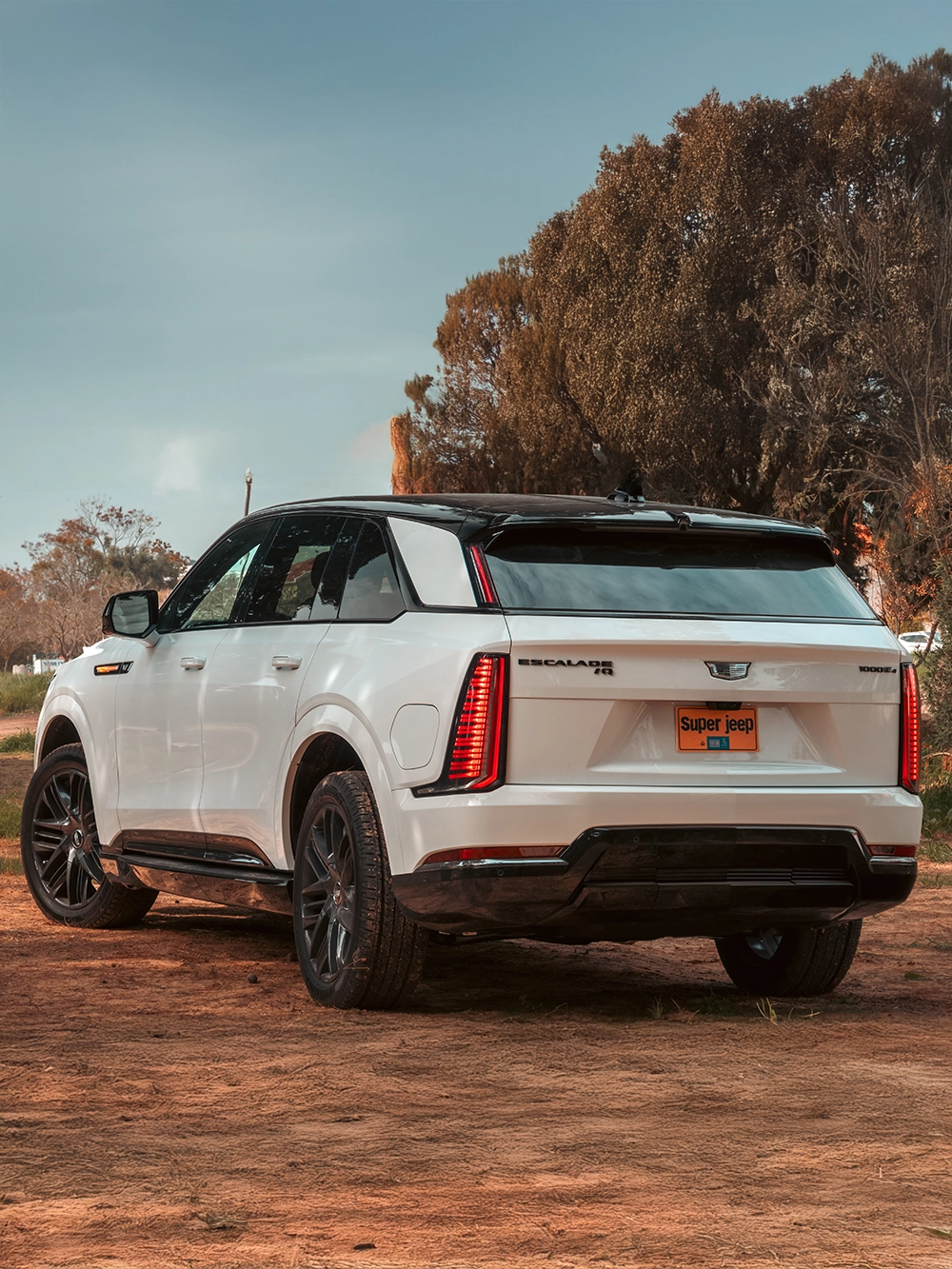 Cadillac Escalade IQ Sport 1 - מבט אחורי אלכסוני