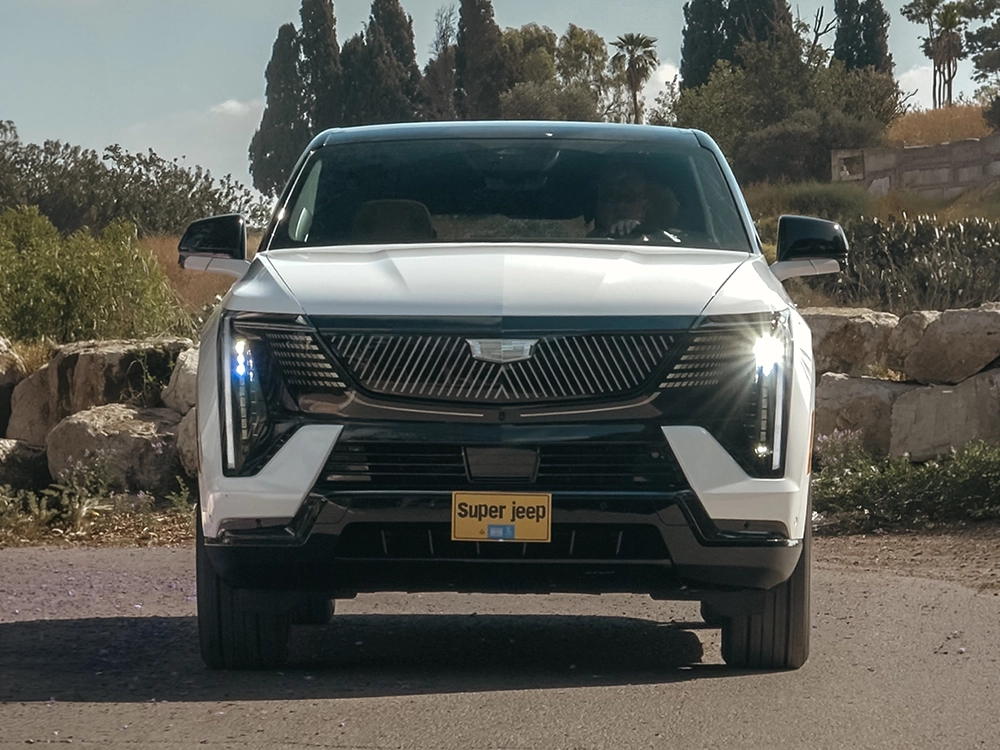 Cadillac Escalade IQ Sport 2 - מבט קדמי