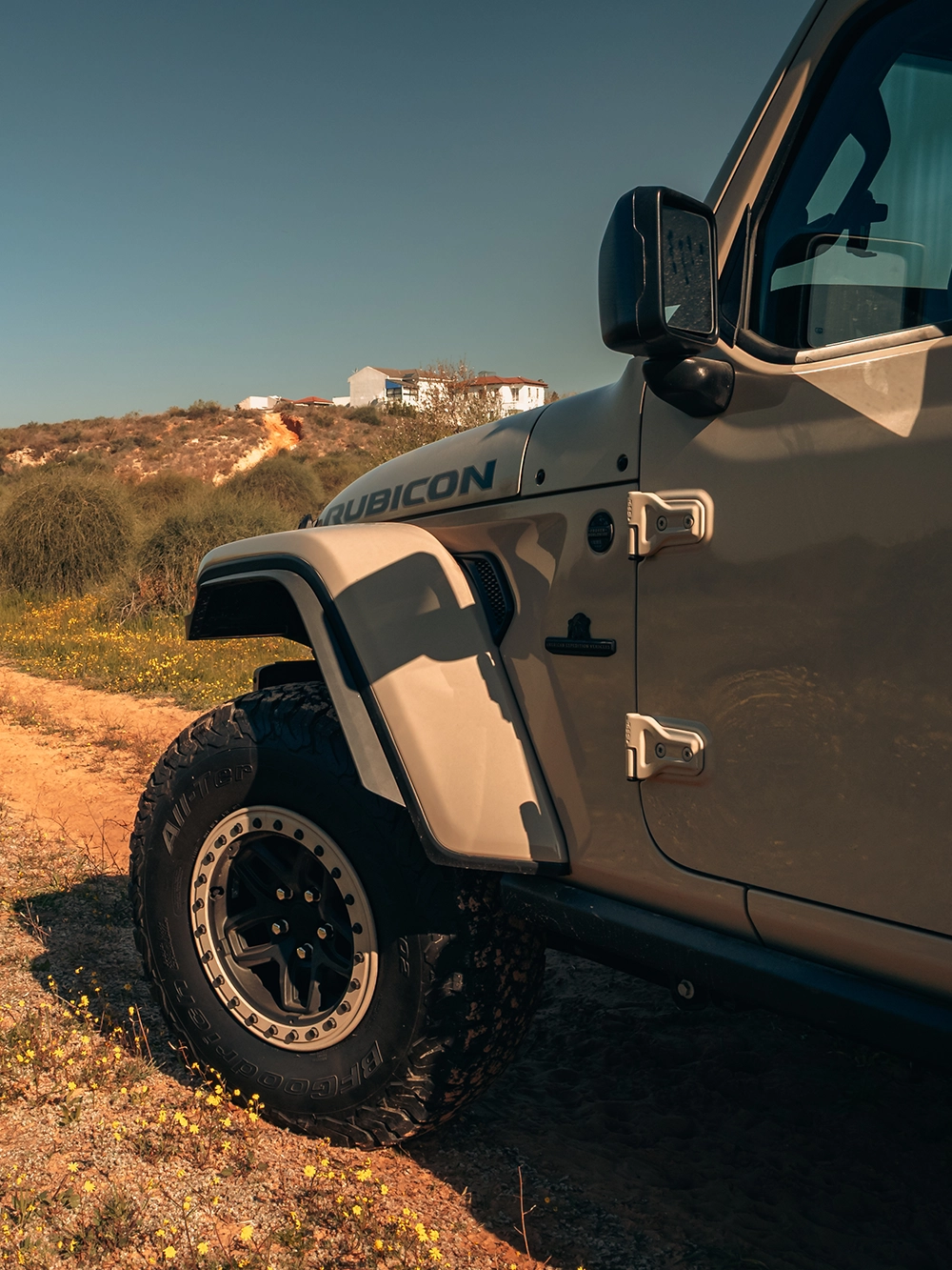 Jeep Wrangler Rubicon 392 AEV - תקריב ג'אנט וצמיג