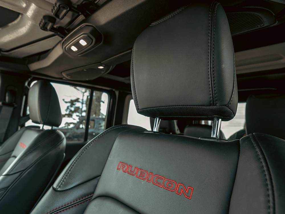 Jeep Wrangler Rubicon X - תקריב ריפוד ותפרים