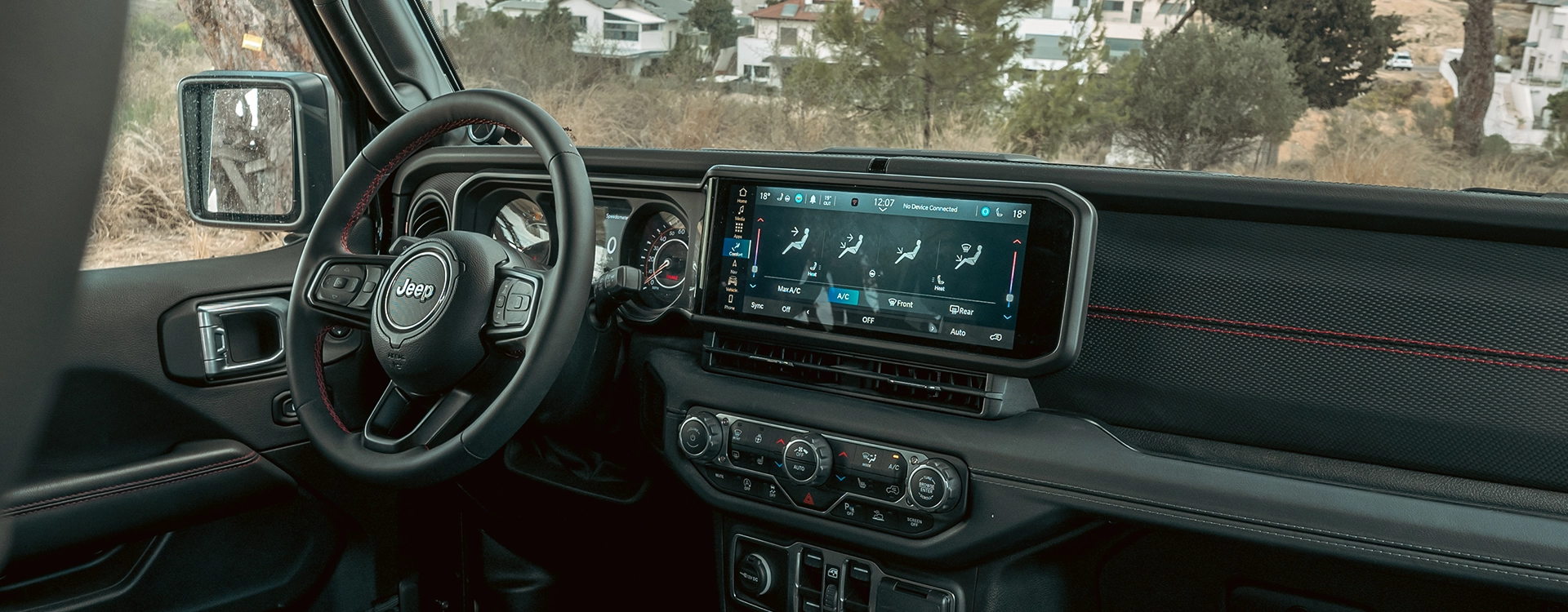 Jeep Wrangler Rubicon X - דשבורד ומסך מולטימדיה