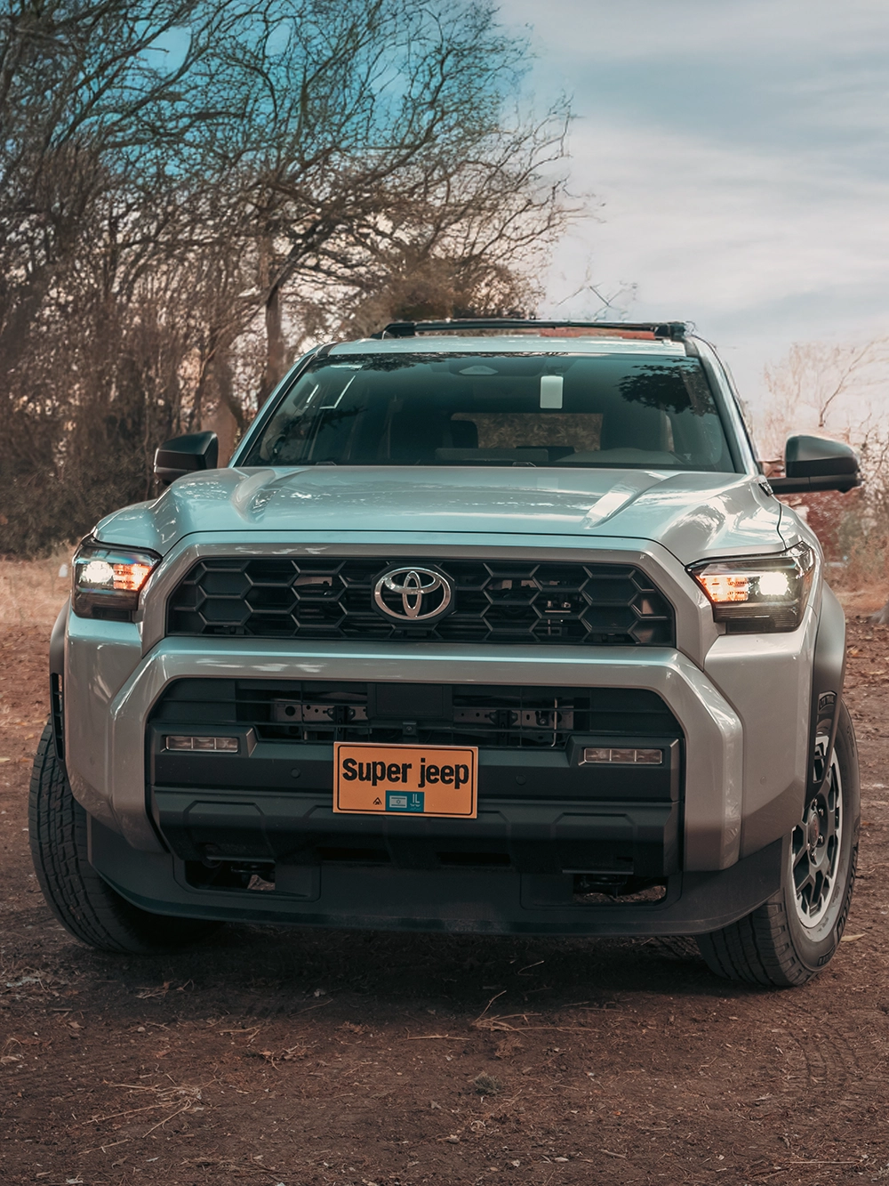 Toyota 4Runner TRD Off-Road Premium Hybrid - תקריב חזית ופנסים