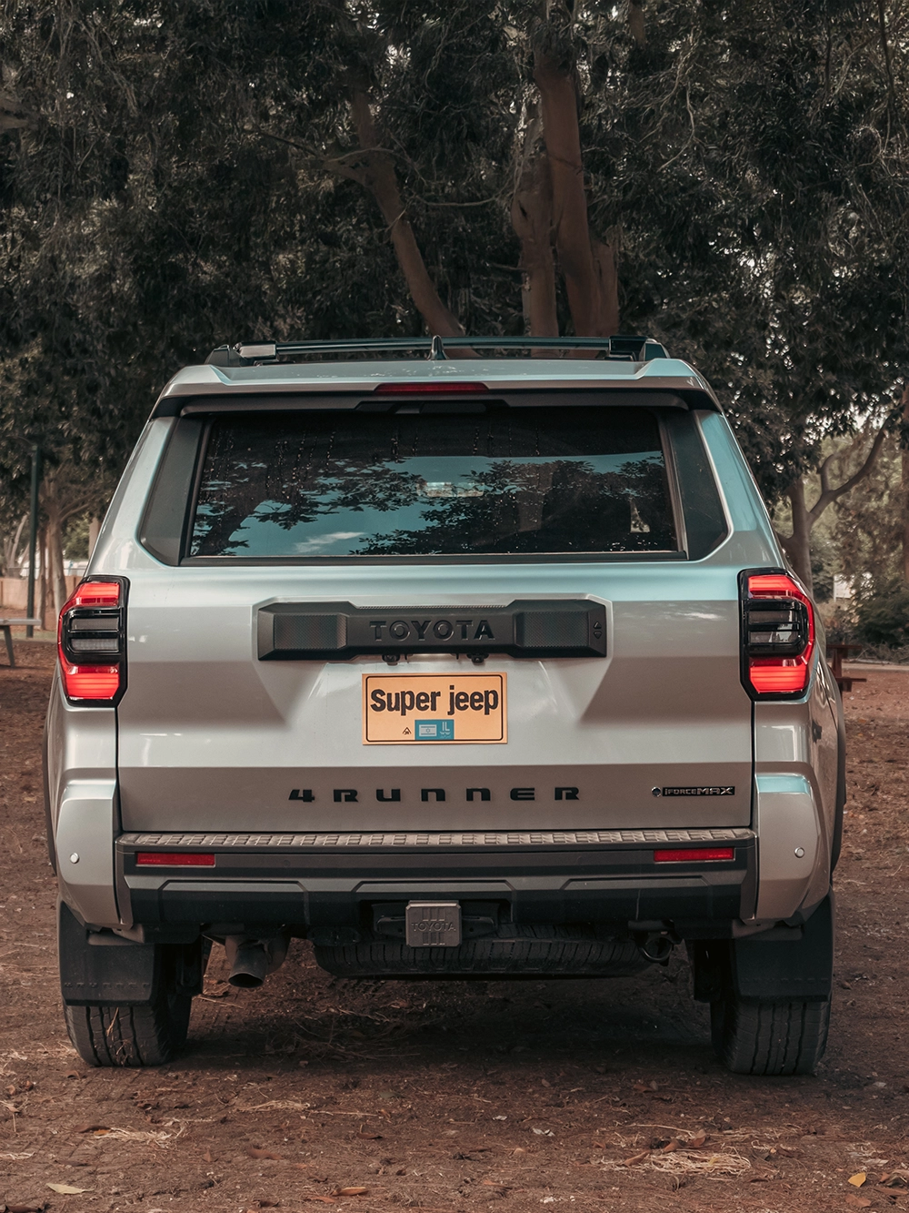 Toyota 4Runner TRD Off-Road Premium Hybrid - מבט אחורי