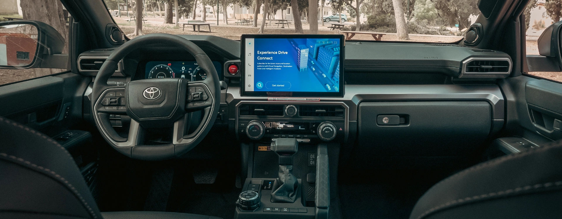 Toyota 4Runner TRD Off-Road Premium Hybrid - דשבורד ומסך מולטימדיה