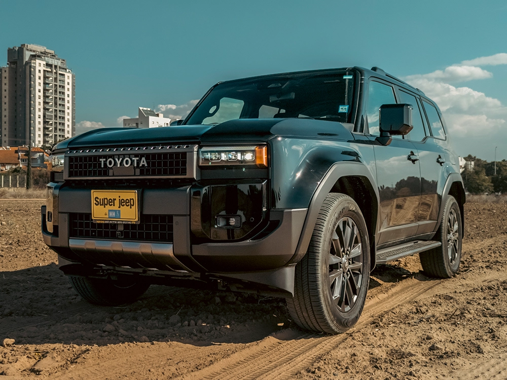 Toyota Land Cruiser 250 Hybrid - מבט צד