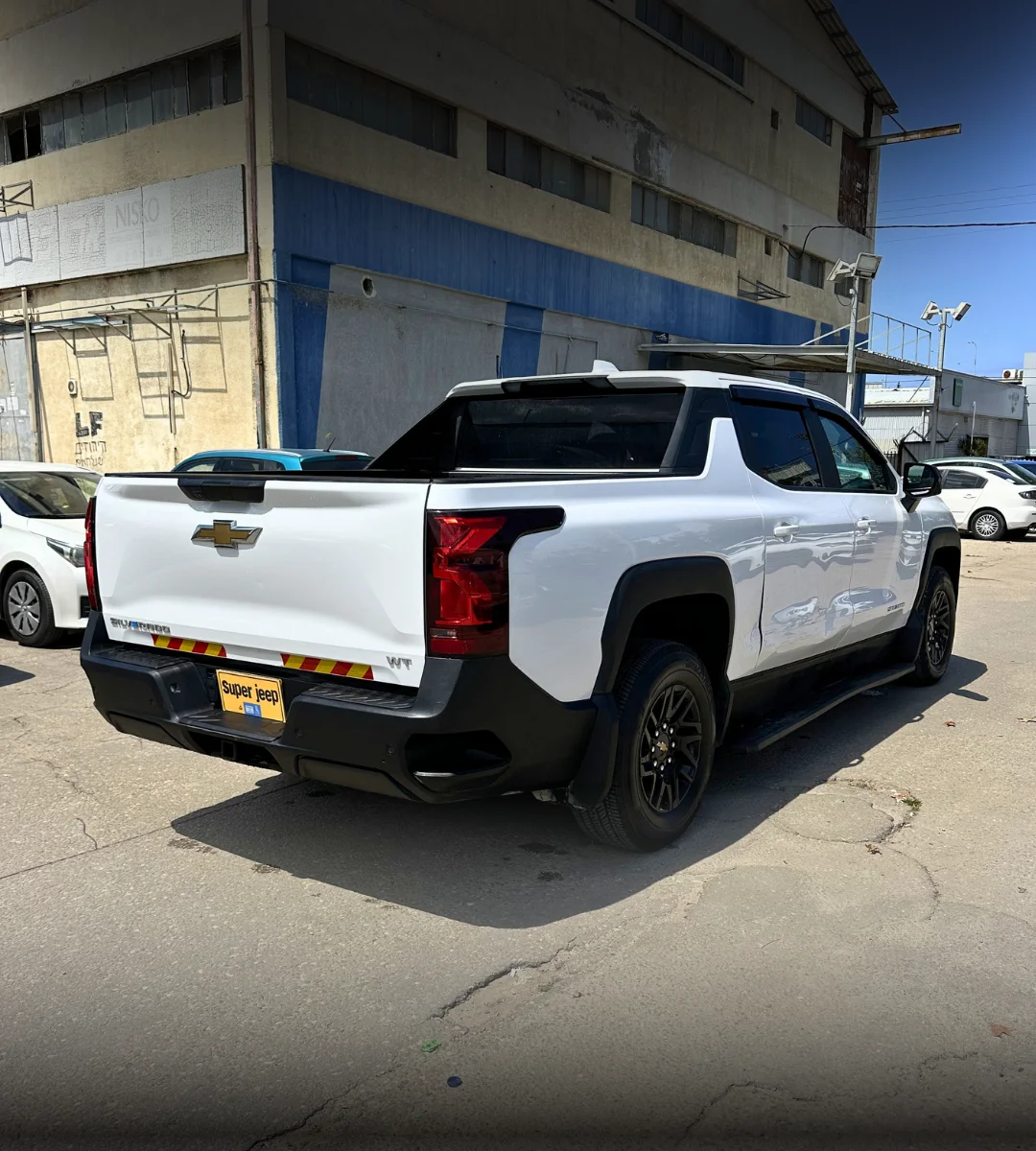 chevrolet-silverado-ev-wt8-2025-04