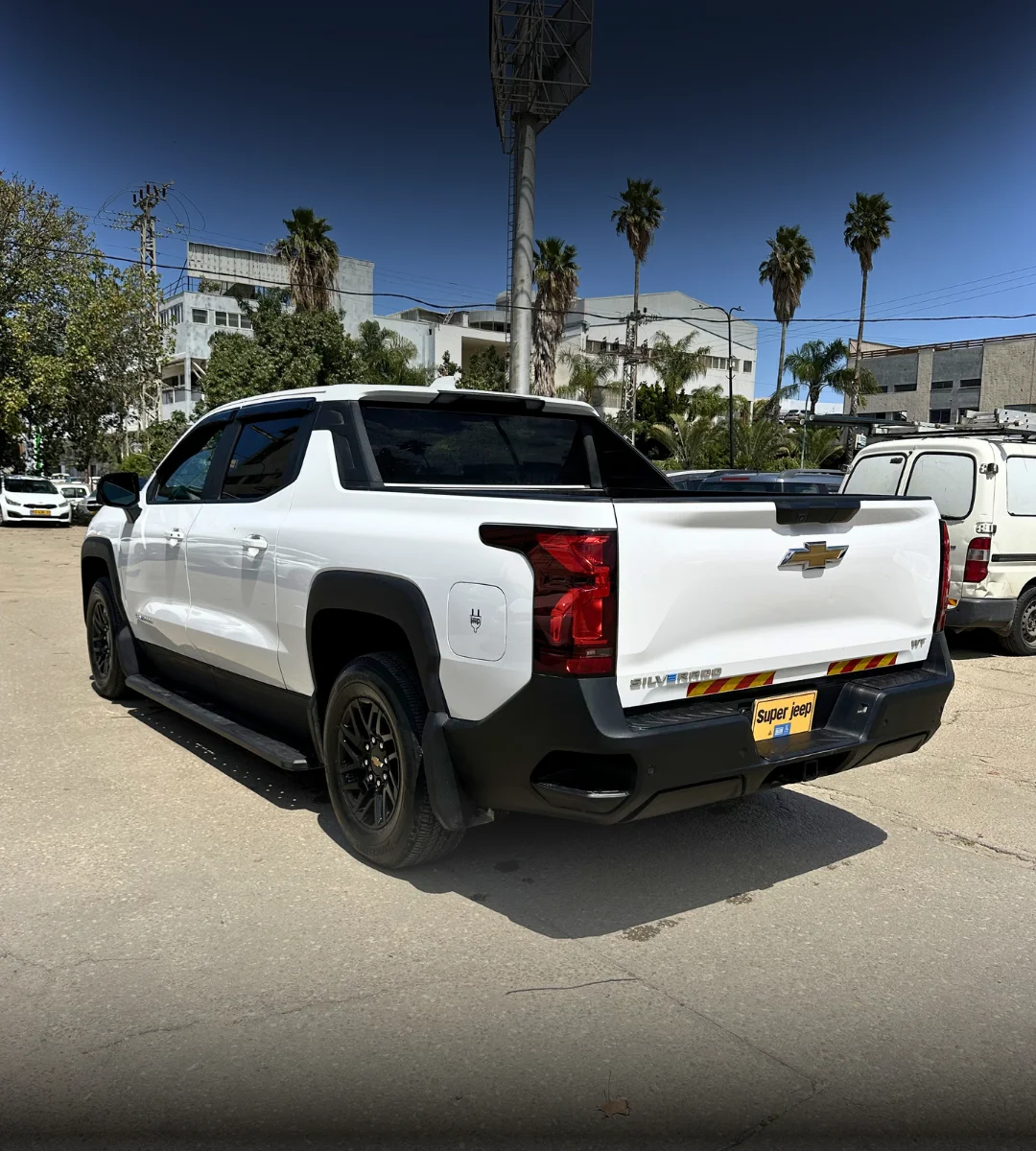 chevrolet-silverado-ev-wt8-2025-05