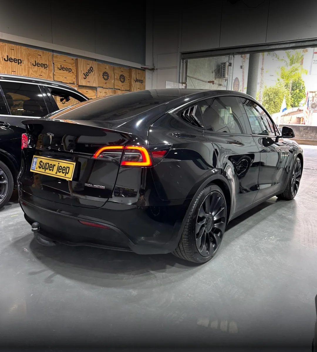 tesla-model-y-performance-02