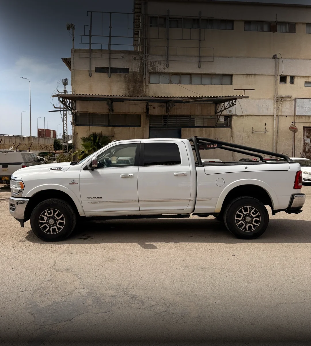 dodge-ram-2500-laramie-2023-03