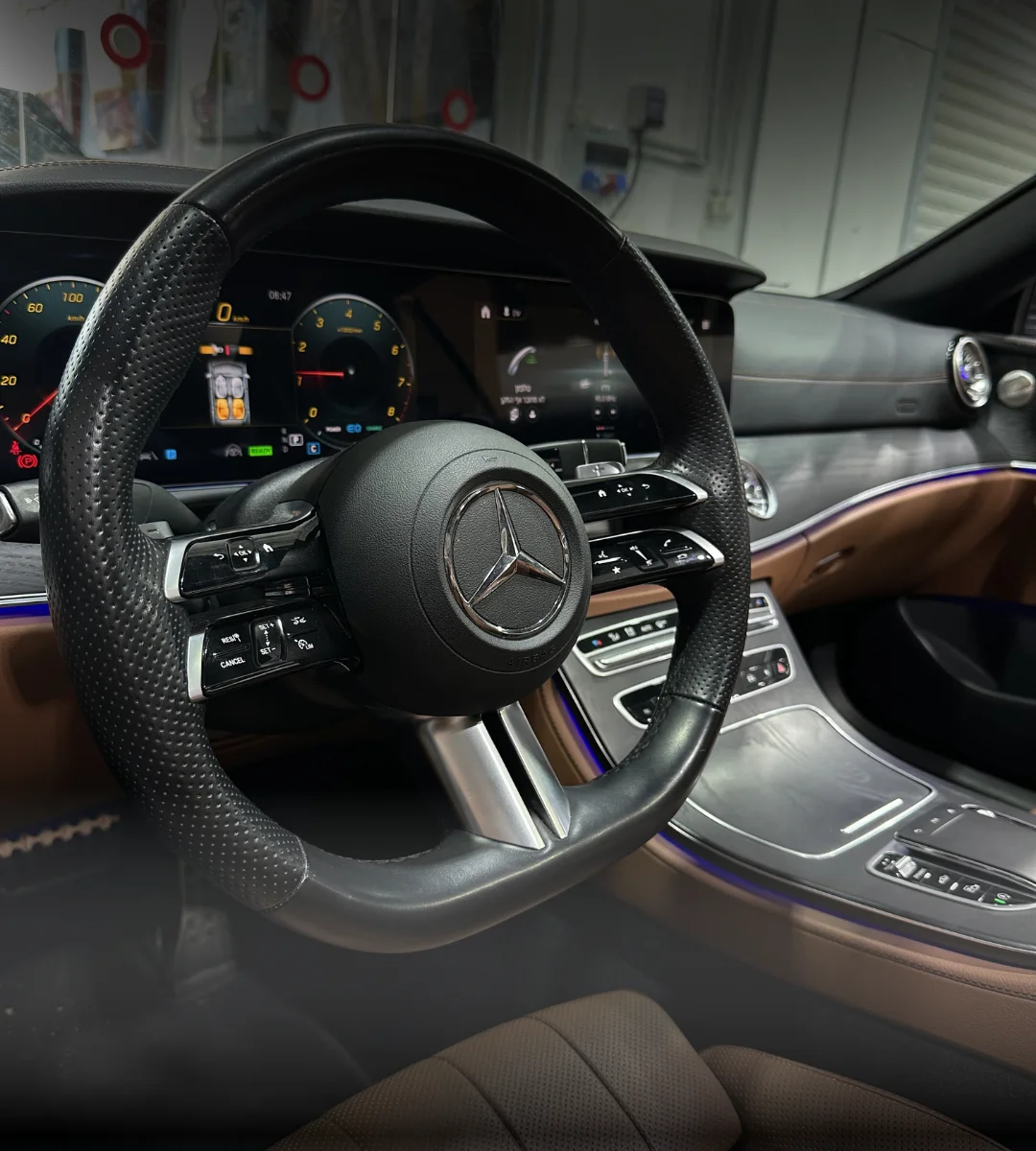 mercedes-benz-300e-amg-line-2024-06