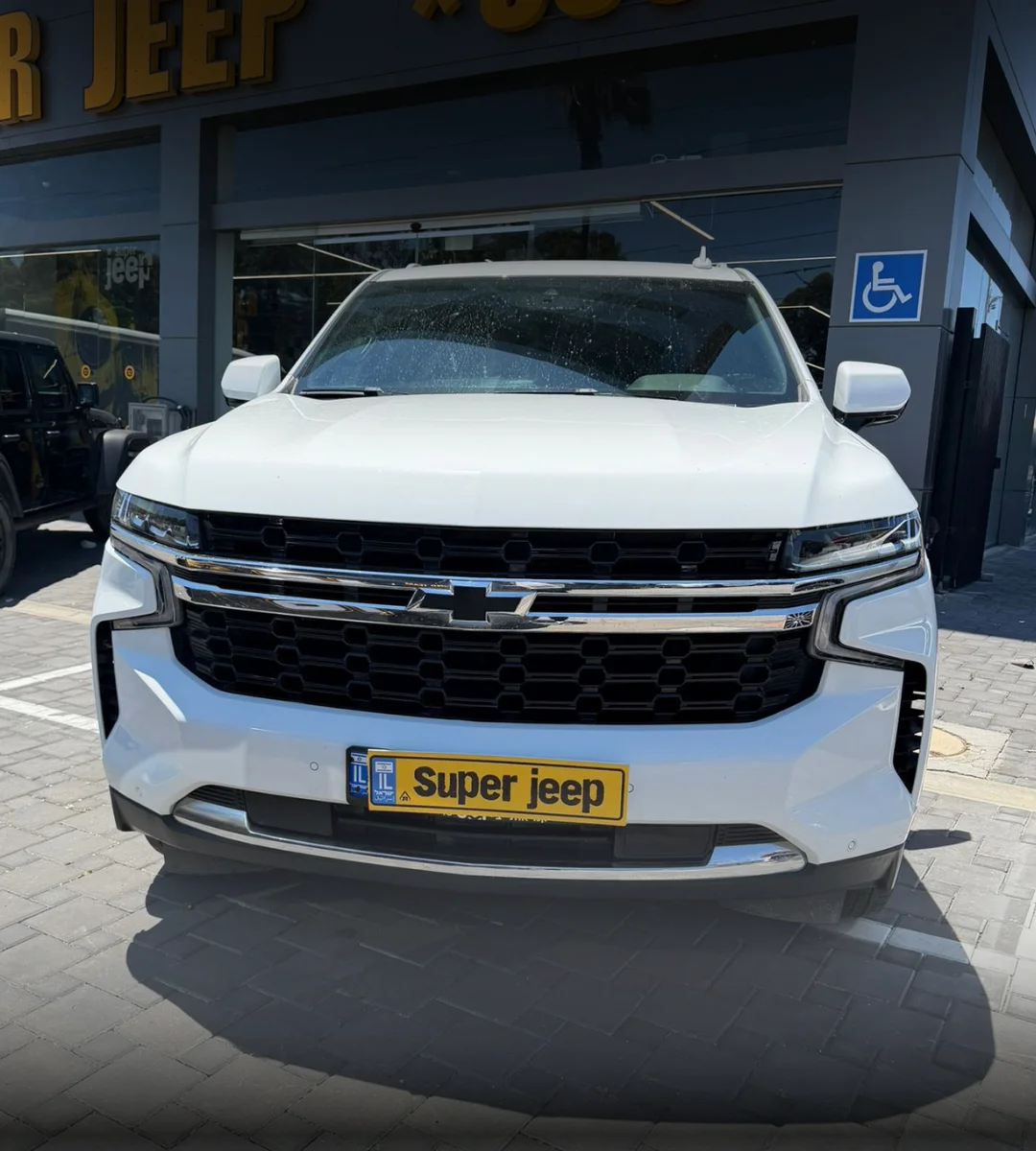 chevrolet-tahoe-ls-2023-00-01