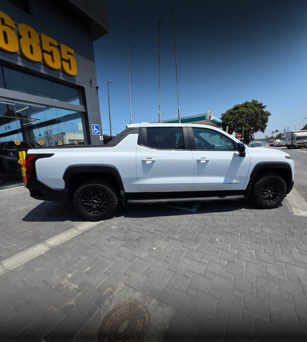 chevrolet-silverado-ev-4wt-2024-05