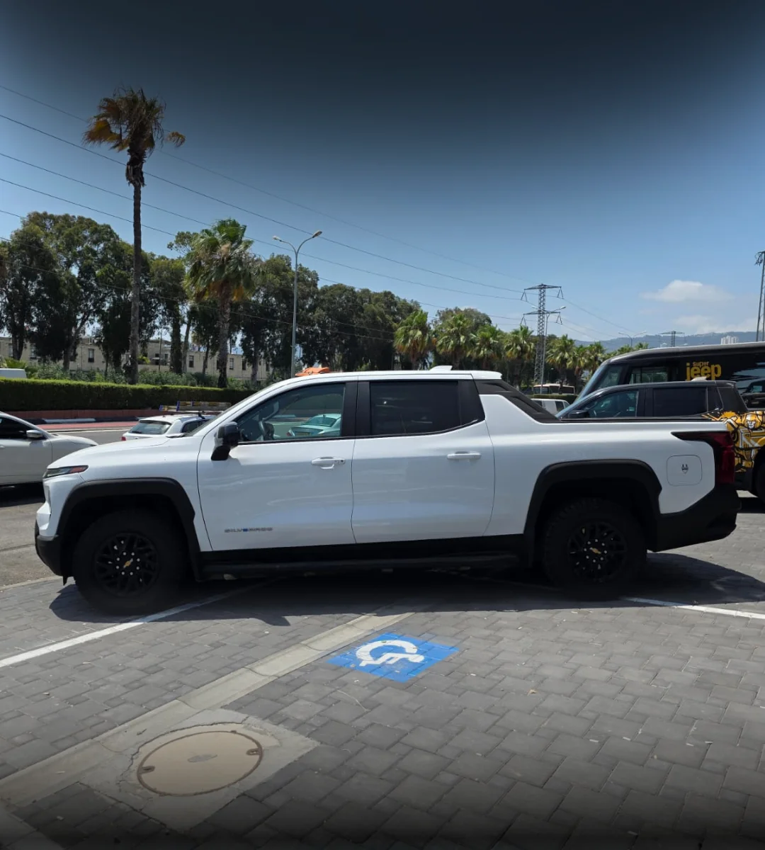 chevrolet-silverado-ev-4wt-2024-06