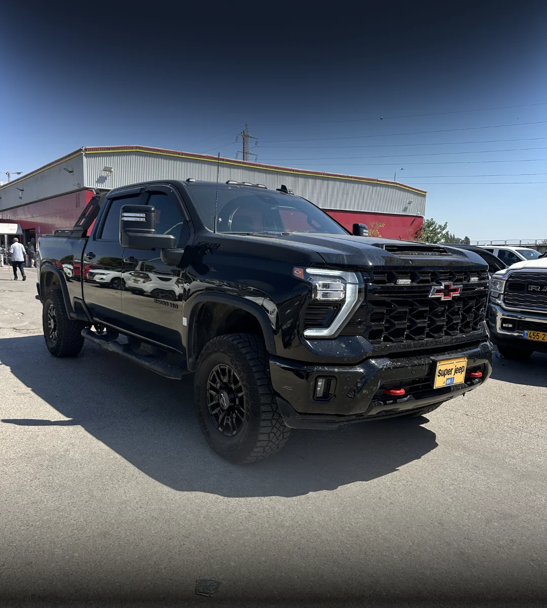 chevrolet-silverado-zr2-2025-02