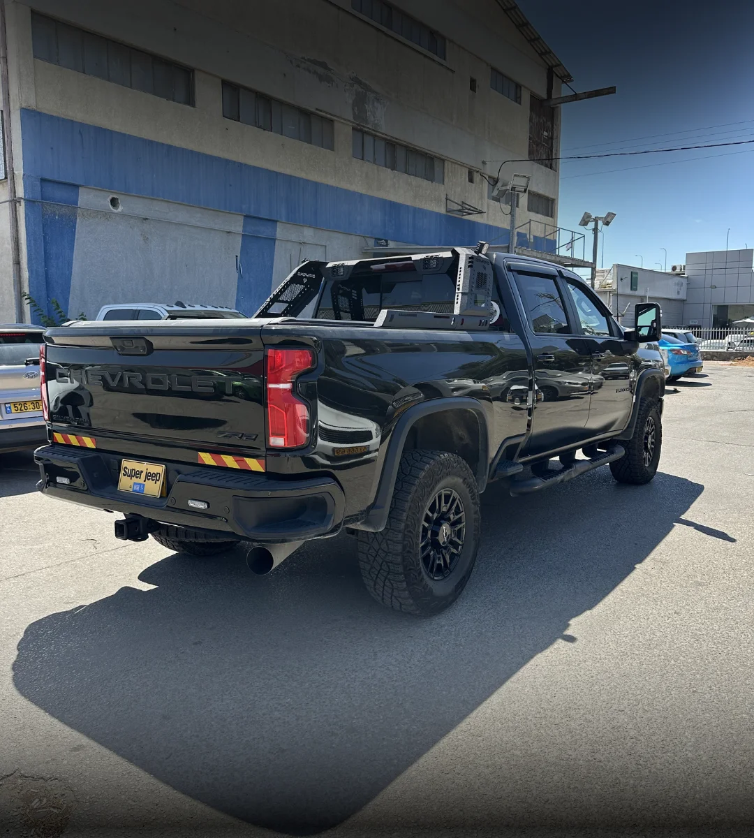 chevrolet-silverado-zr2-2025-03