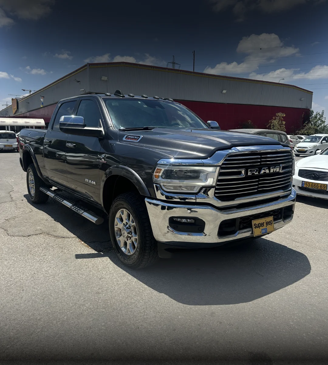 dodge-ram-laramie-plus-2023-01