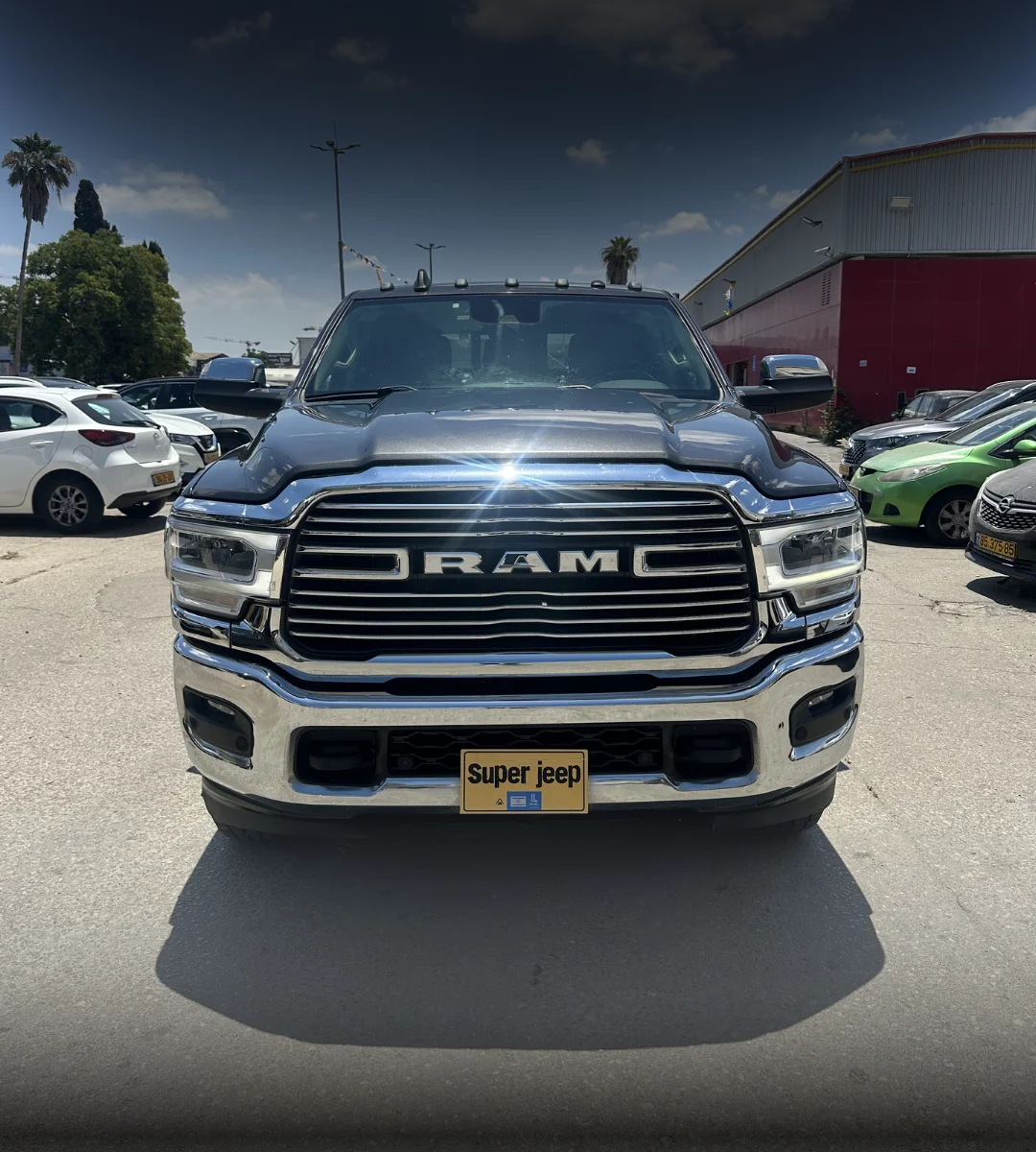 dodge-ram-laramie-plus-2023-02