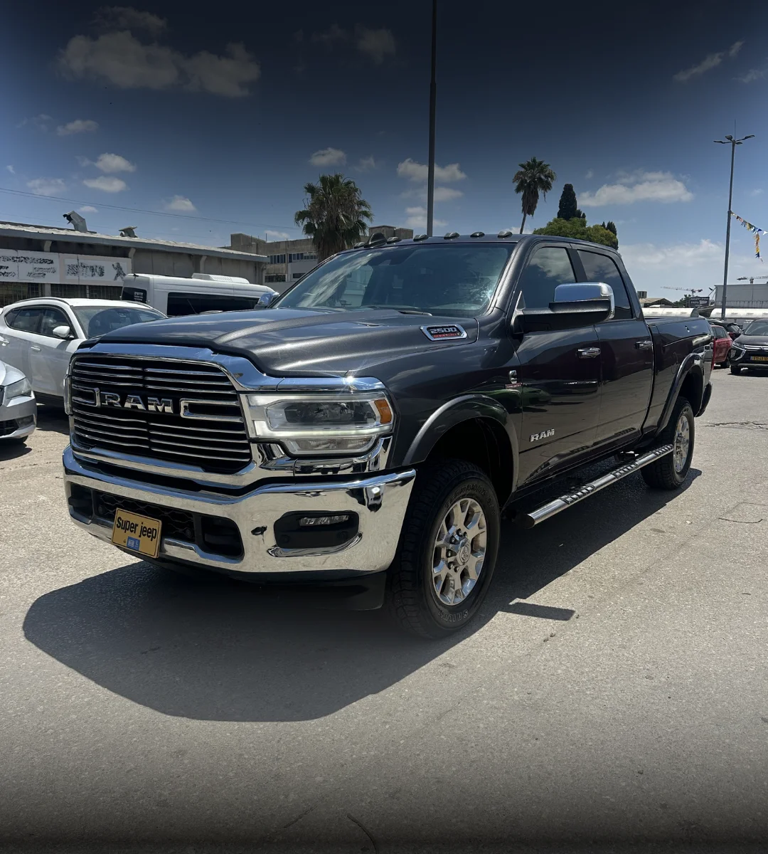 dodge-ram-laramie-plus-2023-03