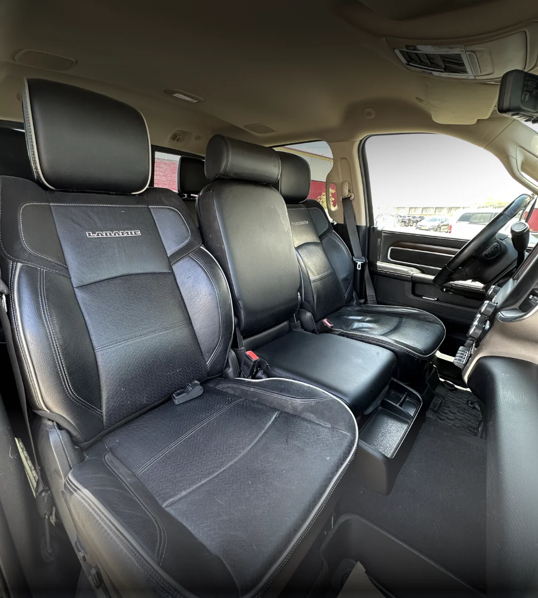 dodge-ram-laramie-plus-2023-08