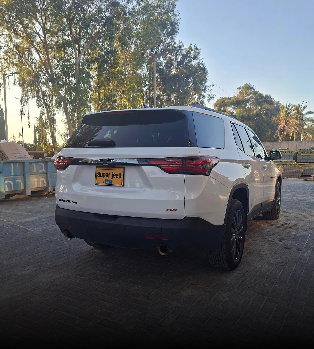 chevrolet-traverse-rs-2023-04
