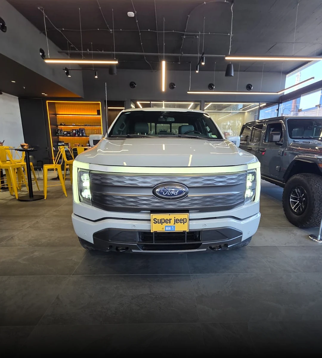 ford-f-150-lightning-lariat-extended-range-2024-03
