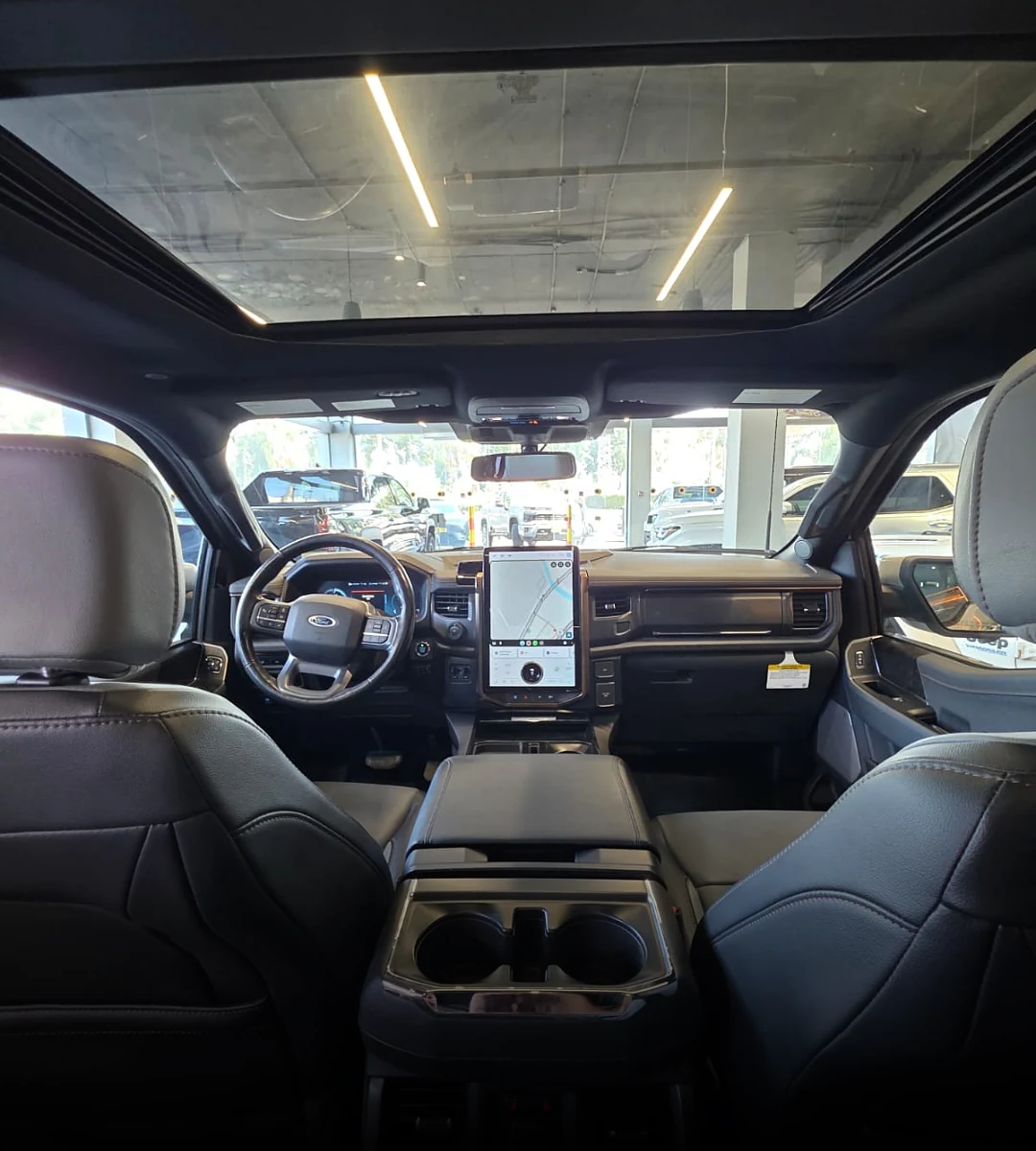 ford-f-150-lightning-lariat-extended-range-2024-06