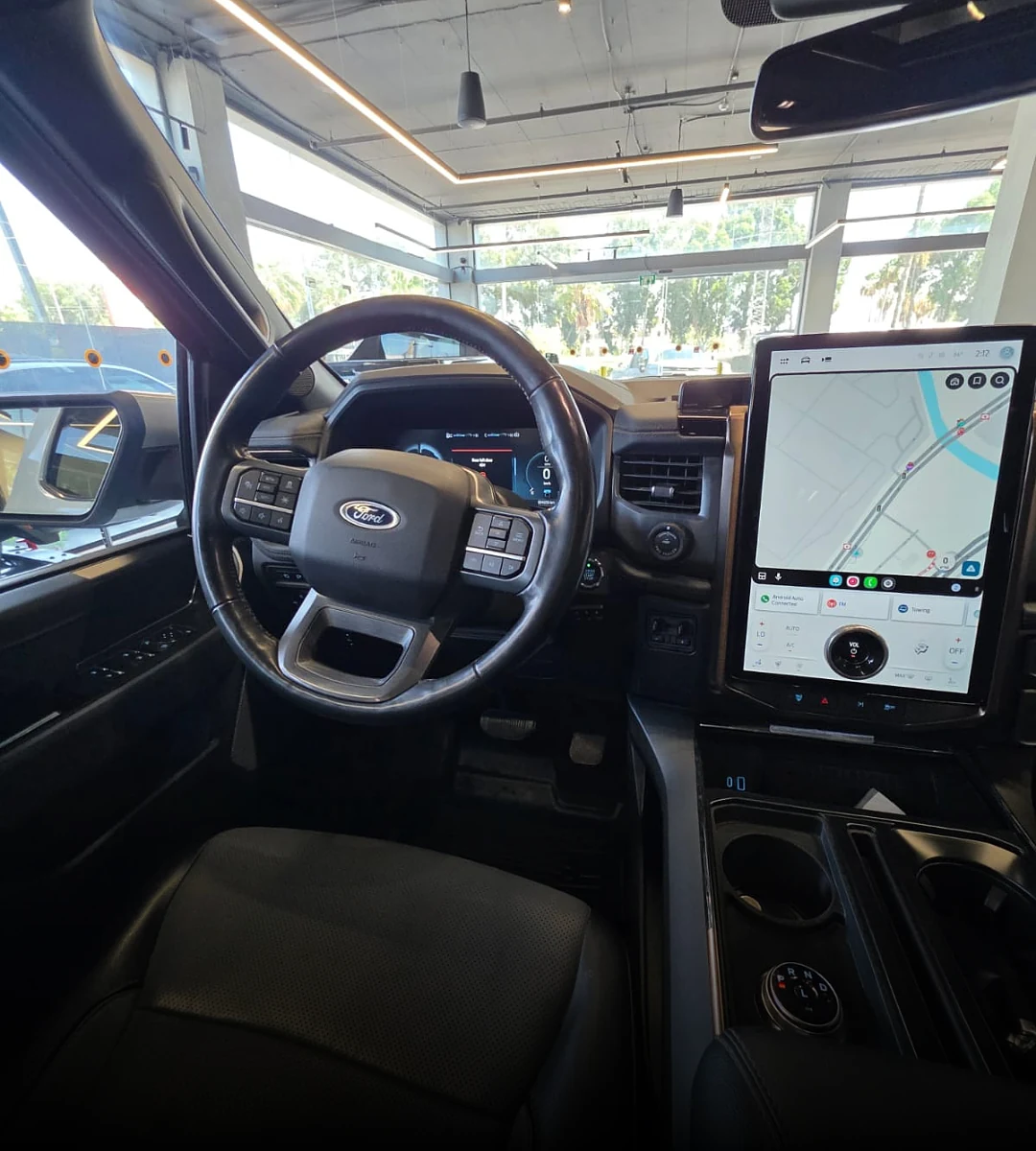 ford-f-150-lightning-lariat-extended-range-2024-07