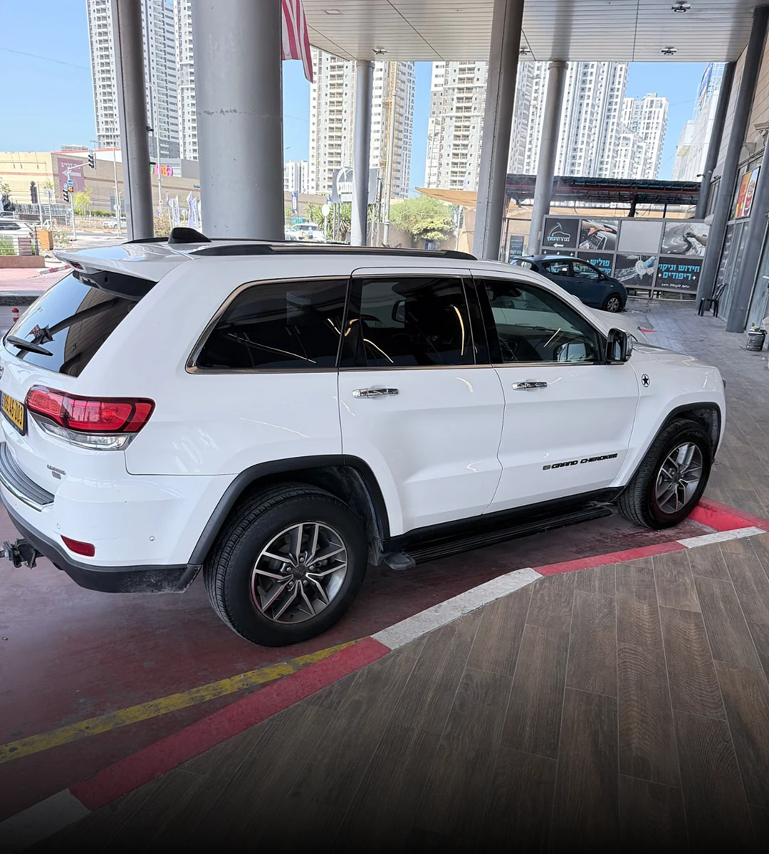 jeep-grand-cherokee-limited-edition-2022-04