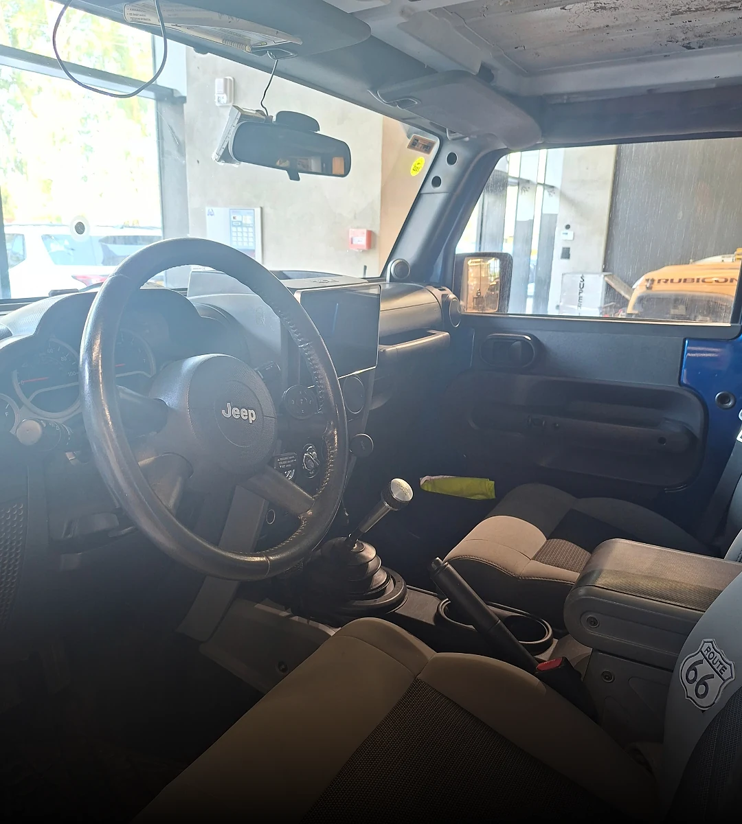 jeep-wrangler-rubicon-manual-2010-06