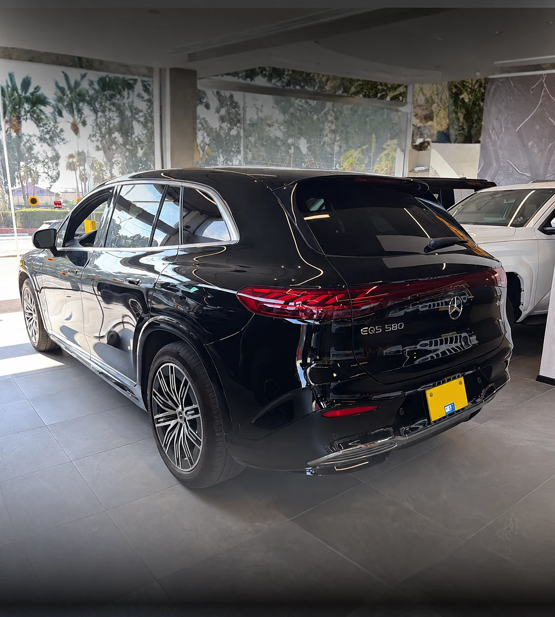 mercedes-benz-eqs-580-suv-amg-2024-04