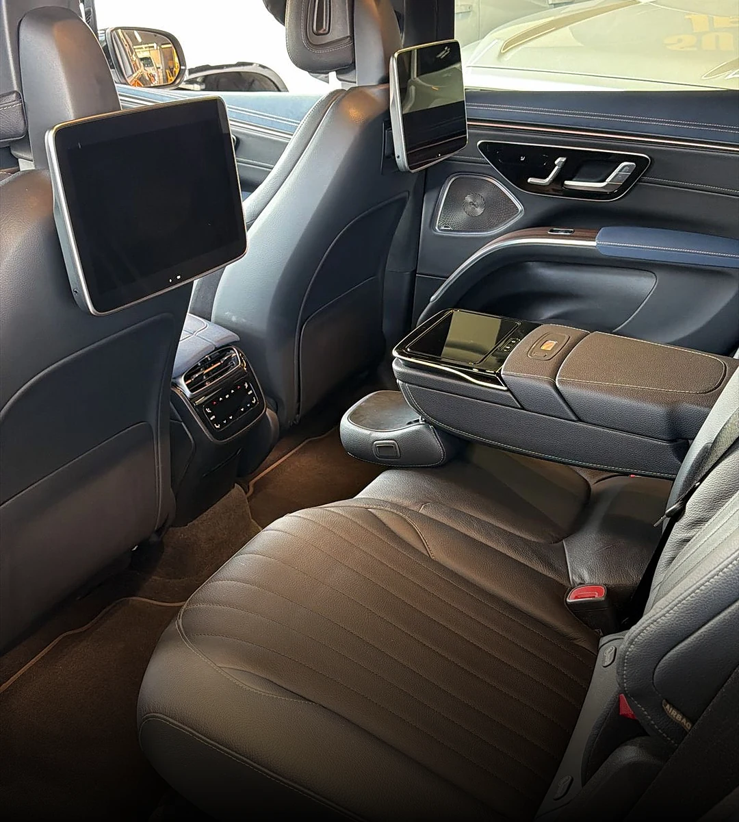 mercedes-benz-eqs-580-suv-amg-2024-08